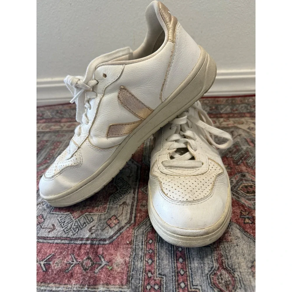 Veja V-10 White Rose Gold Leather Low Top Sneakers Womens Size‎ 10 EUR 42